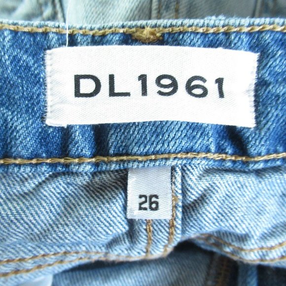 SOLDL1961 Karlie Boyfriend Shorts Light Distressed - Picture 5 of 7